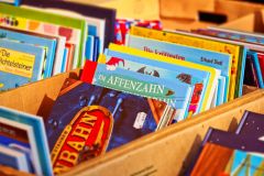 Bücherflohmarkt für Groß & Klein