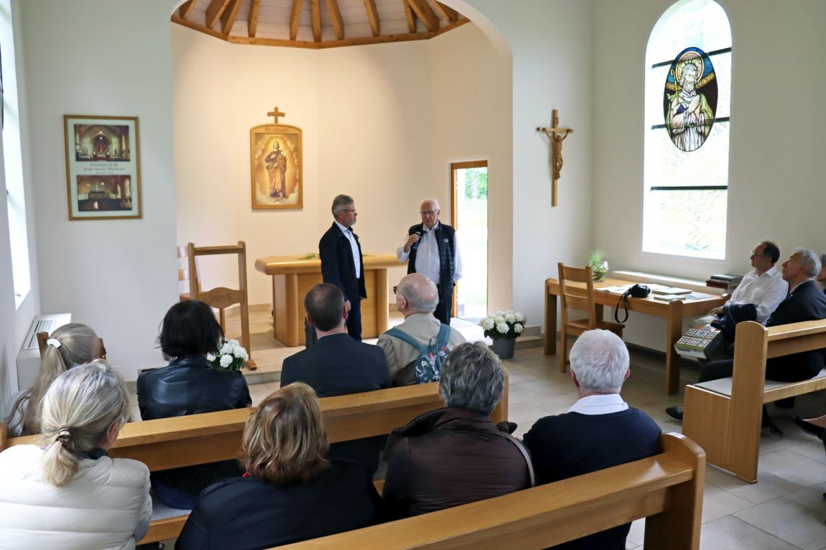 Die französischen Gäste besuchten die Hövelsenner Kapelle.