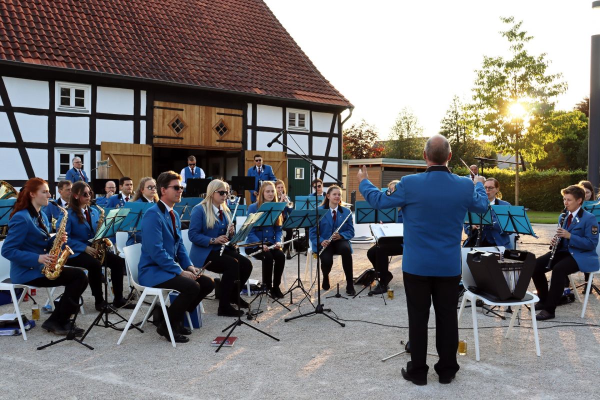 Das Blasorchester Hövelhof spielte die Europahymne.
